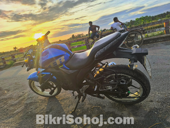 Gixxer monotone 2019